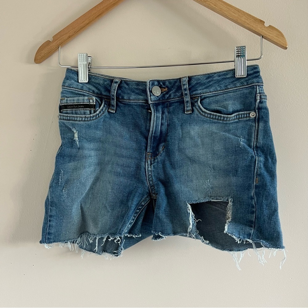 Calvin Klein Cut Off Denim Shorts Size 26 Distressed Raw Hem Blue Jean Shorts